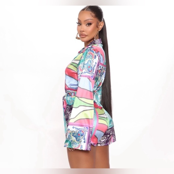 π New π Fashion Nova Colorful Patterned Romper Size Medium π - Picture 2 of 4